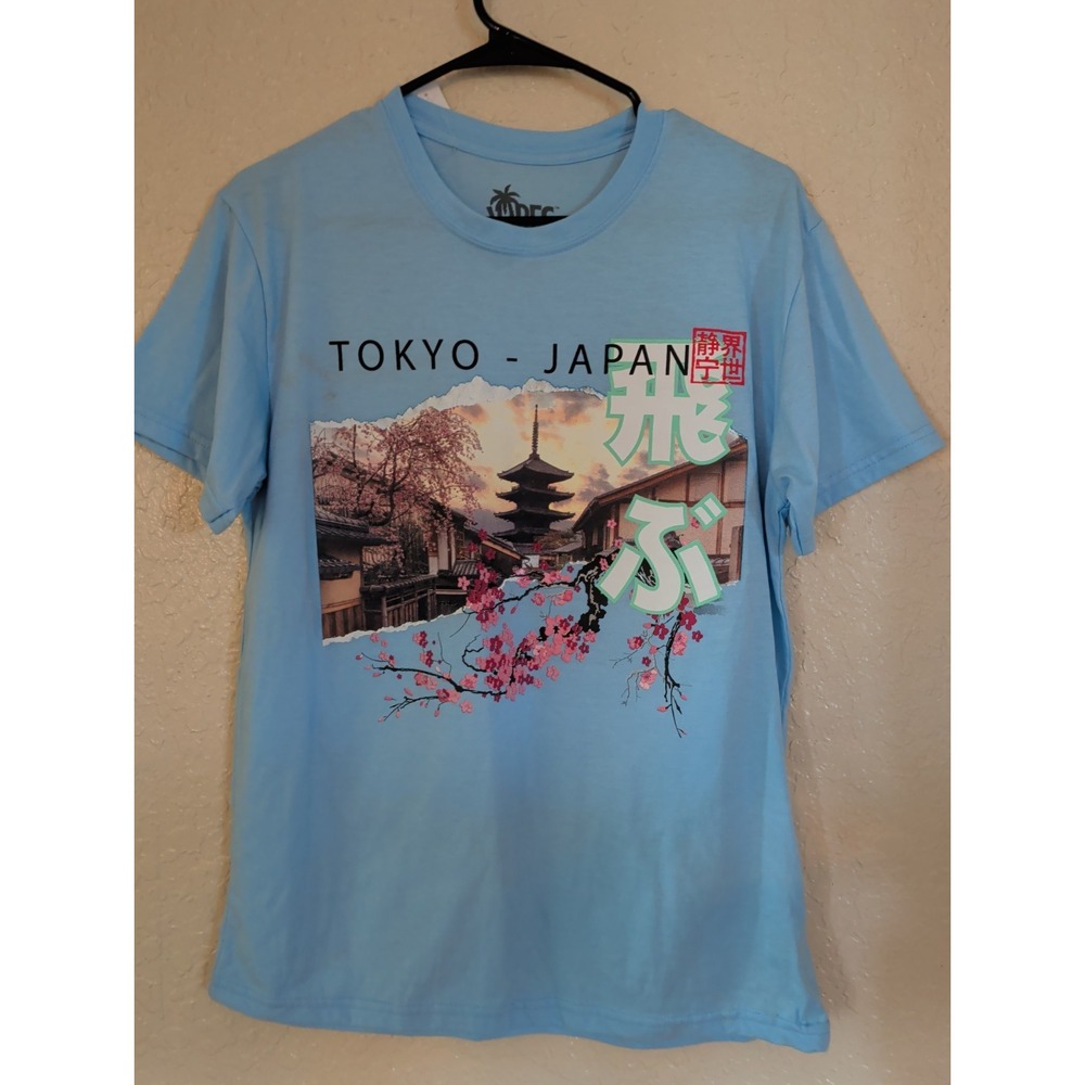 Vibes Tokyo Japan Light Blue Men's Medium Front & Back Art T Shirt